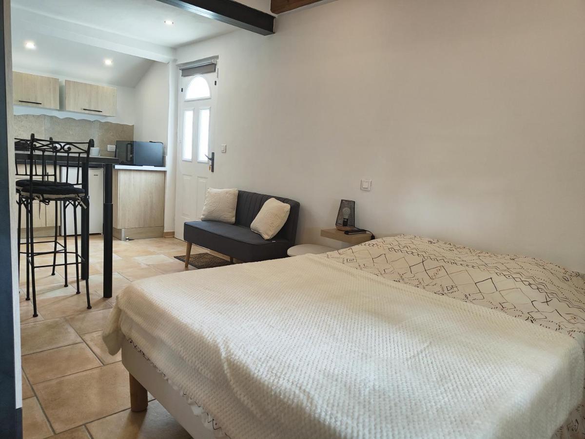 Studio Au Calme Avec Piscine Et Toutes Les Commodites Necessaires 르 토르 외부 사진